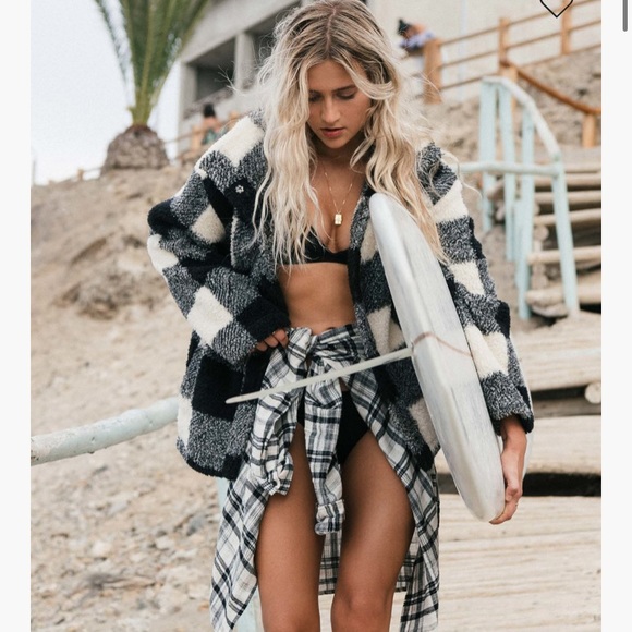 Billabong vest - Picture 2 of 2